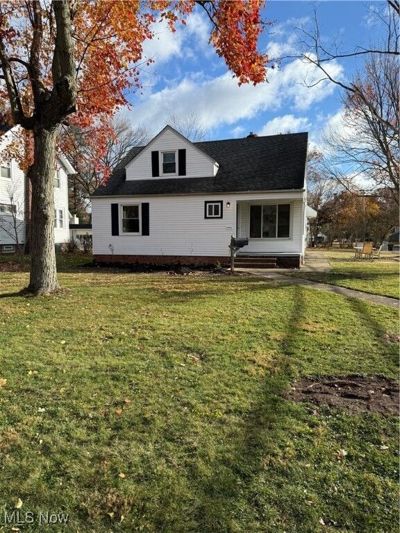 Property Photo: 1639 Edgefield Road OH 44124