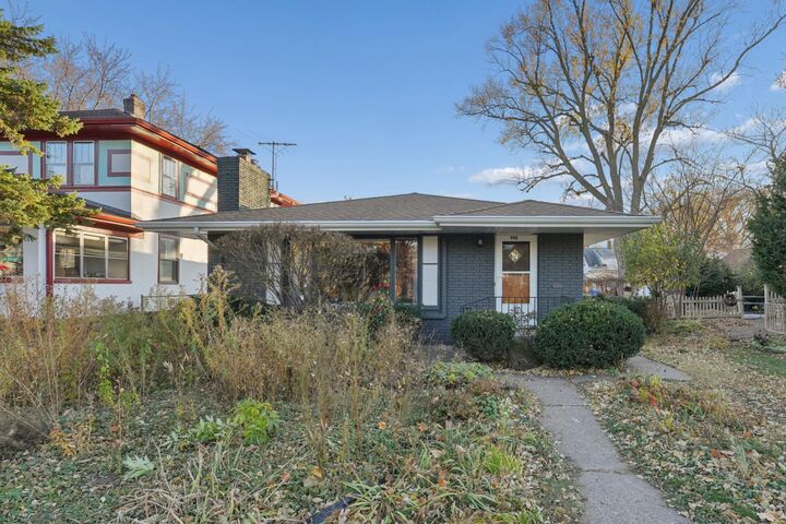 Property Photo: 990 Hawthorne Avenue E MN 55106