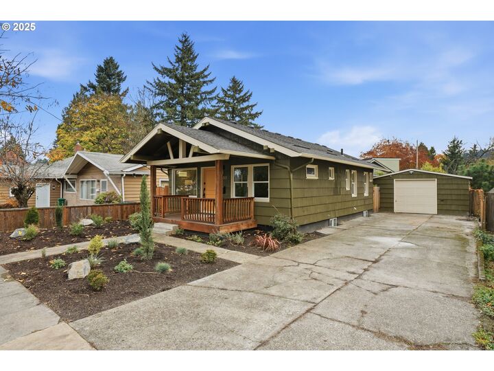 Property Photo: 6150 NE Vera St OR 97213