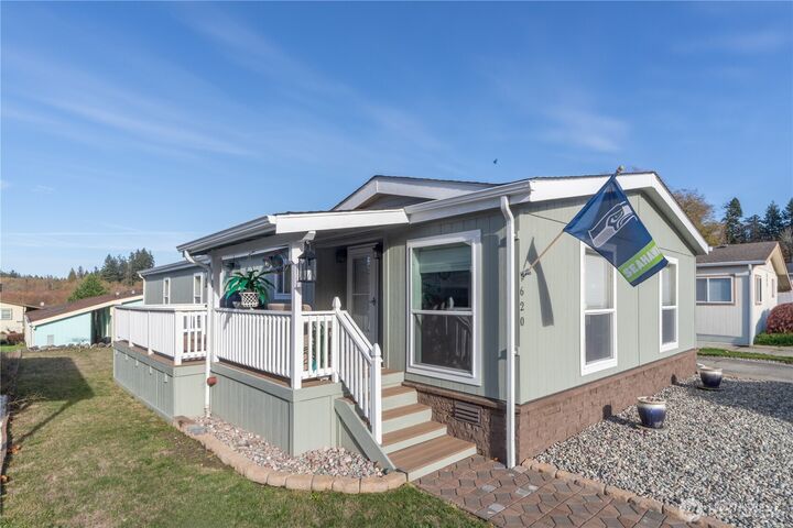 620 NE Saturn Lane  Bremerton WA 98311 photo