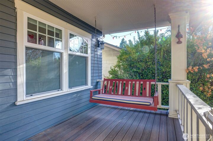 Property Photo:  6016  44th Avenue SW  WA 98136 