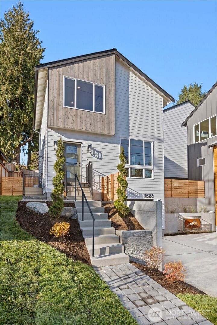 Property Photo: 9523 15th Avenue NE WA 98115