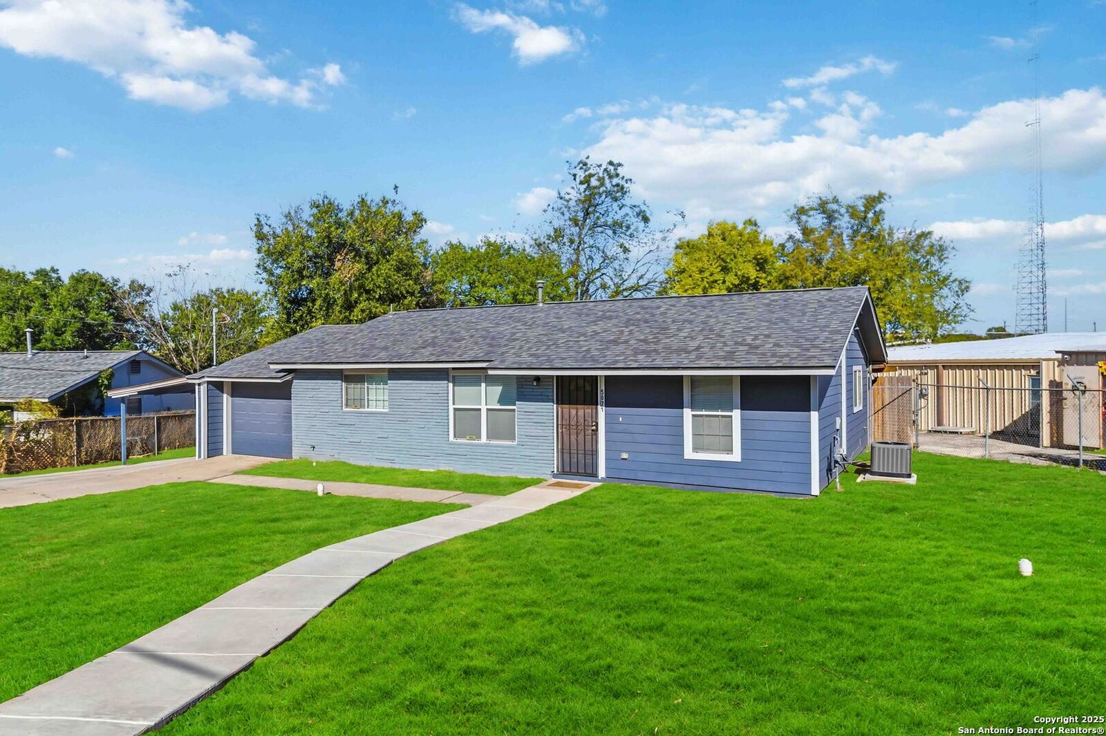 Property Photo: 5071 Wildflower TX 78228