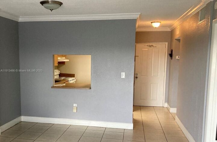 Property Photo: 10900 SW 104th St 410 FL 33176