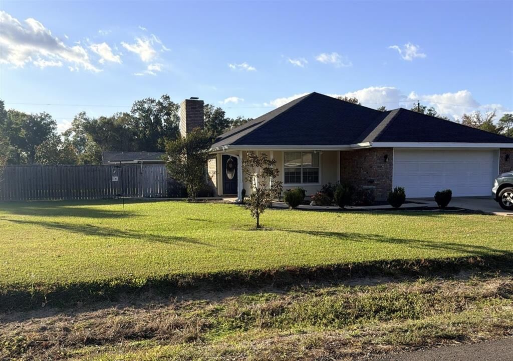 Property Photo: 299 E Weber Circle E LA 70611