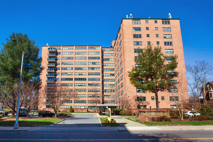 Property Photo:  31 Woodland Street 7 O  CT 06105 