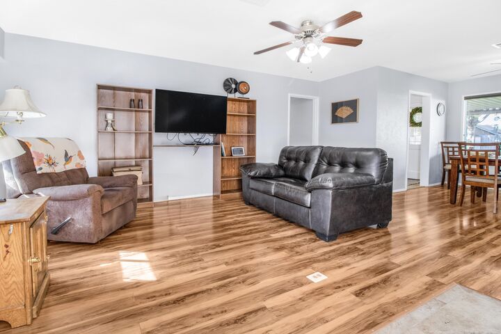 Property Photo: 2634 W Iris Avenue CA 93277