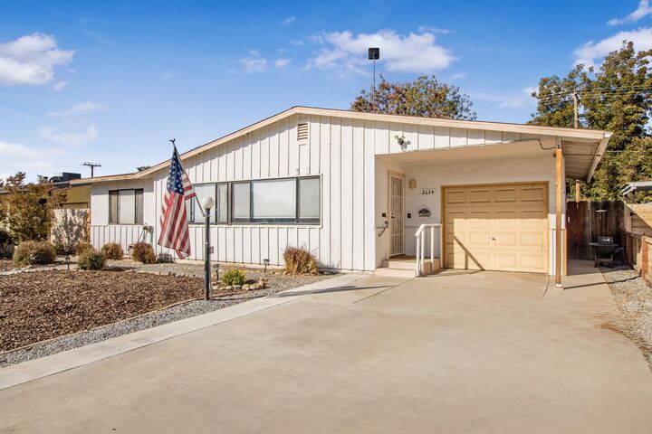 Property Photo:  2634 W Iris Avenue  CA 93277 