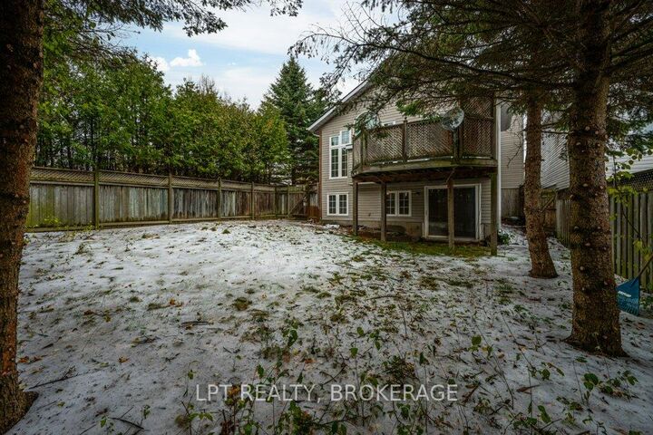 Property Photo:  99 Dalgleish Avenue  ON K7K 7E3 