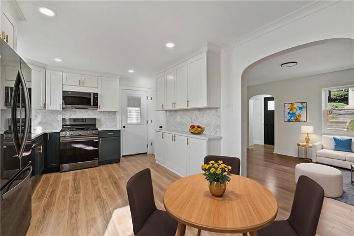 Property Photo: 5322 Fredanna St PA 15207