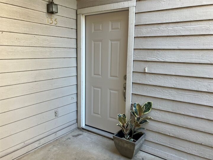 Property Photo: 3839 Dry Creek Drive 135 TX 78731