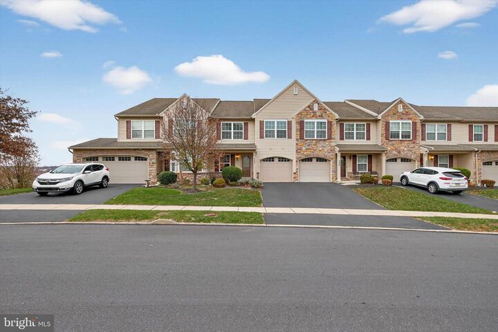 Property Photo:  307 Stoneridge Court  PA 17070 