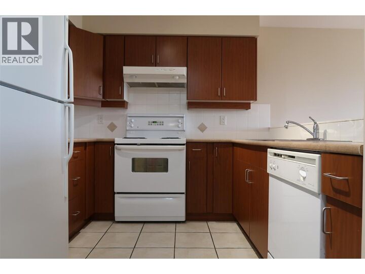 7600 Cottonwood Drive 404 — photo 1