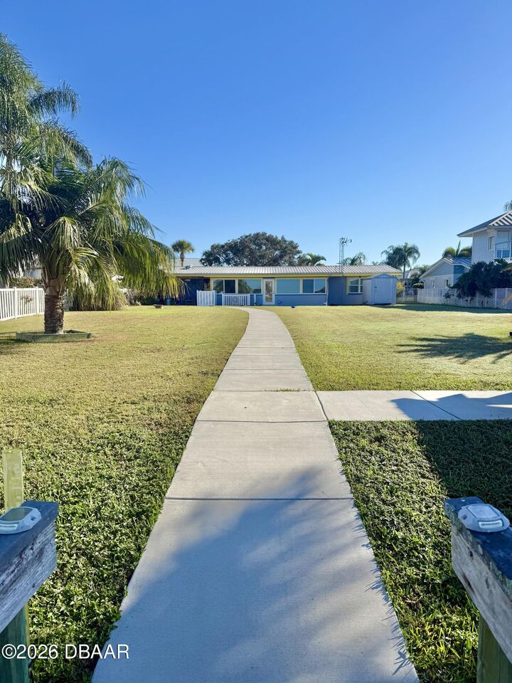 Property Photo:  8 Richmond Drive  FL 32169 