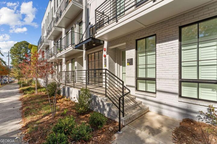 Property Photo:  1272 Longreen Terrace 4  GA 30318 