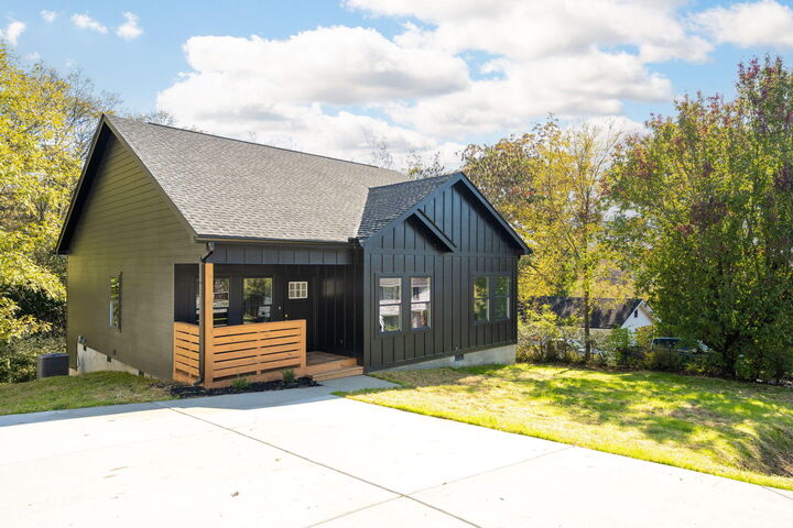 Property Photo:  6 Franklin Place  TN 37412 