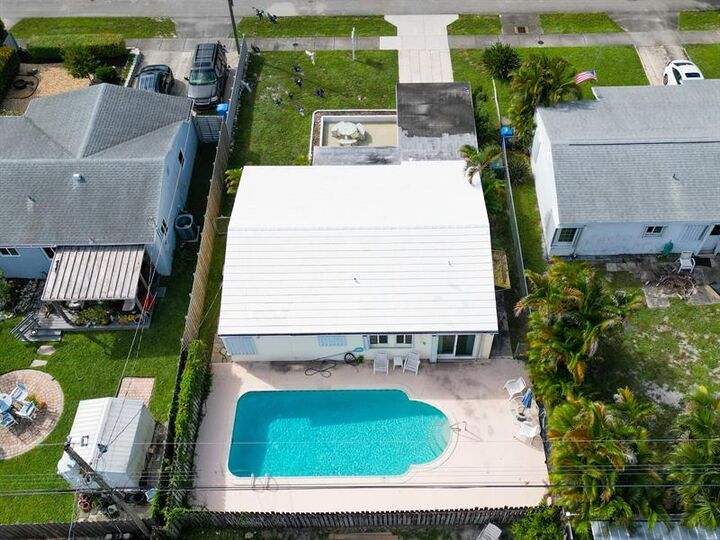 Property Photo: 5264 NE 3rd Ter FL 33334