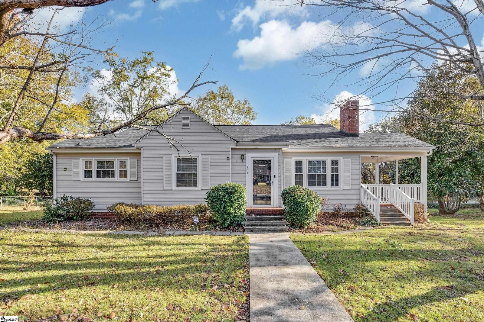 Property Photo:  305 Briarwood Road  SC 29301 