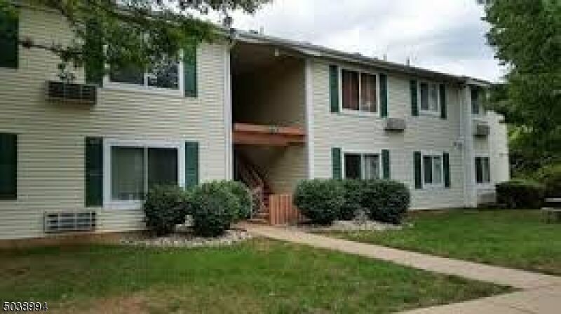 Property Photo:  41 Bolton Ct  NJ 08873 