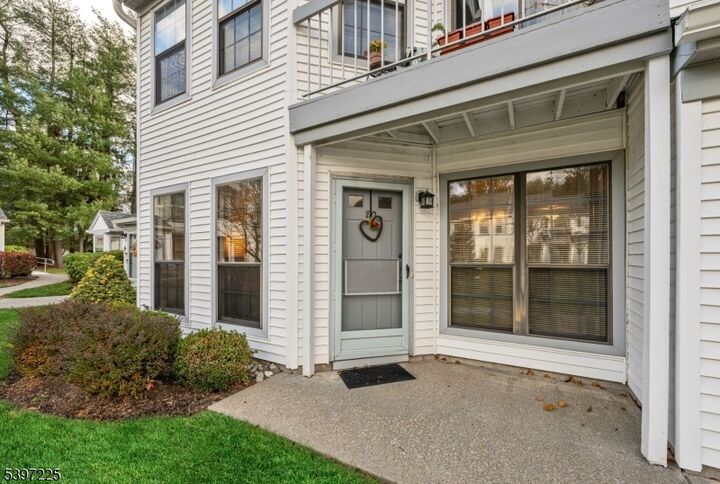 Property Photo: 80 Konight Ct NJ 07430