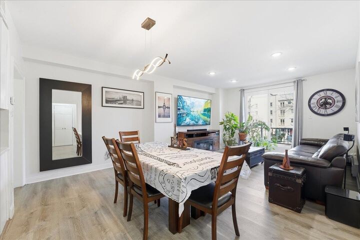 Property Photo:  101 Shearwater Ct East 28  NJ 07305 