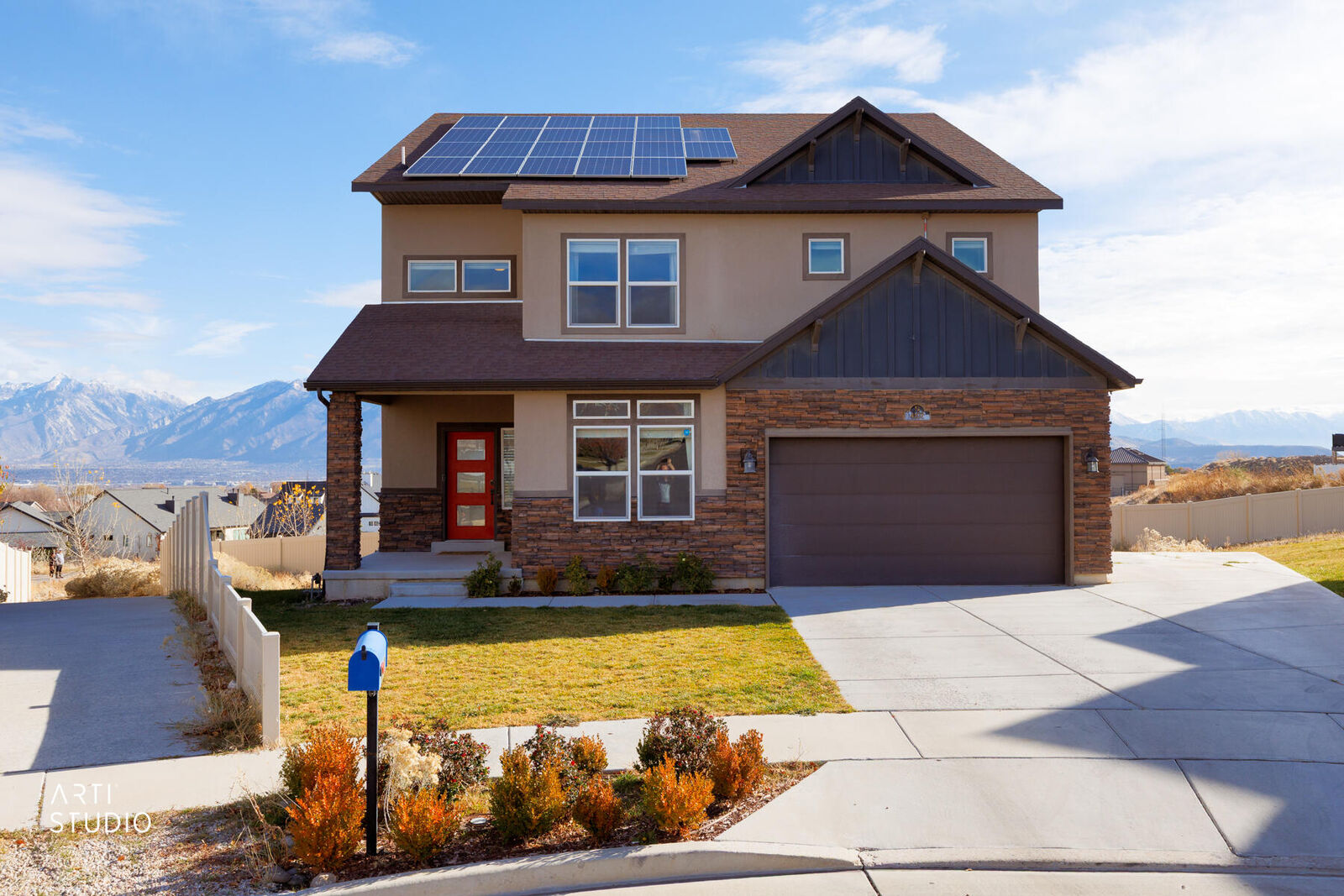 Property Photo: 4102 W Madingley Cir UT 84096