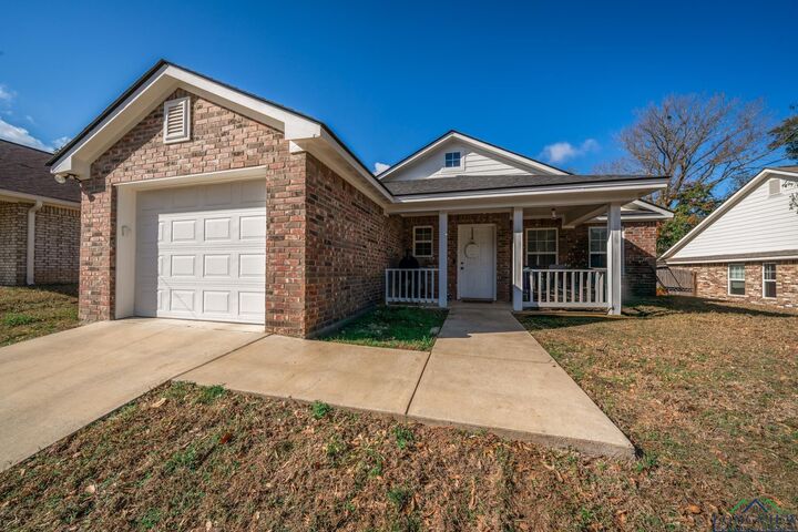 Property Photo: 504 Abney St TX 75645-0000