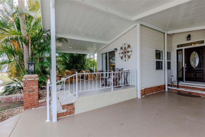 Property Photo: 2100 Kings Highway 1008 FL 33980