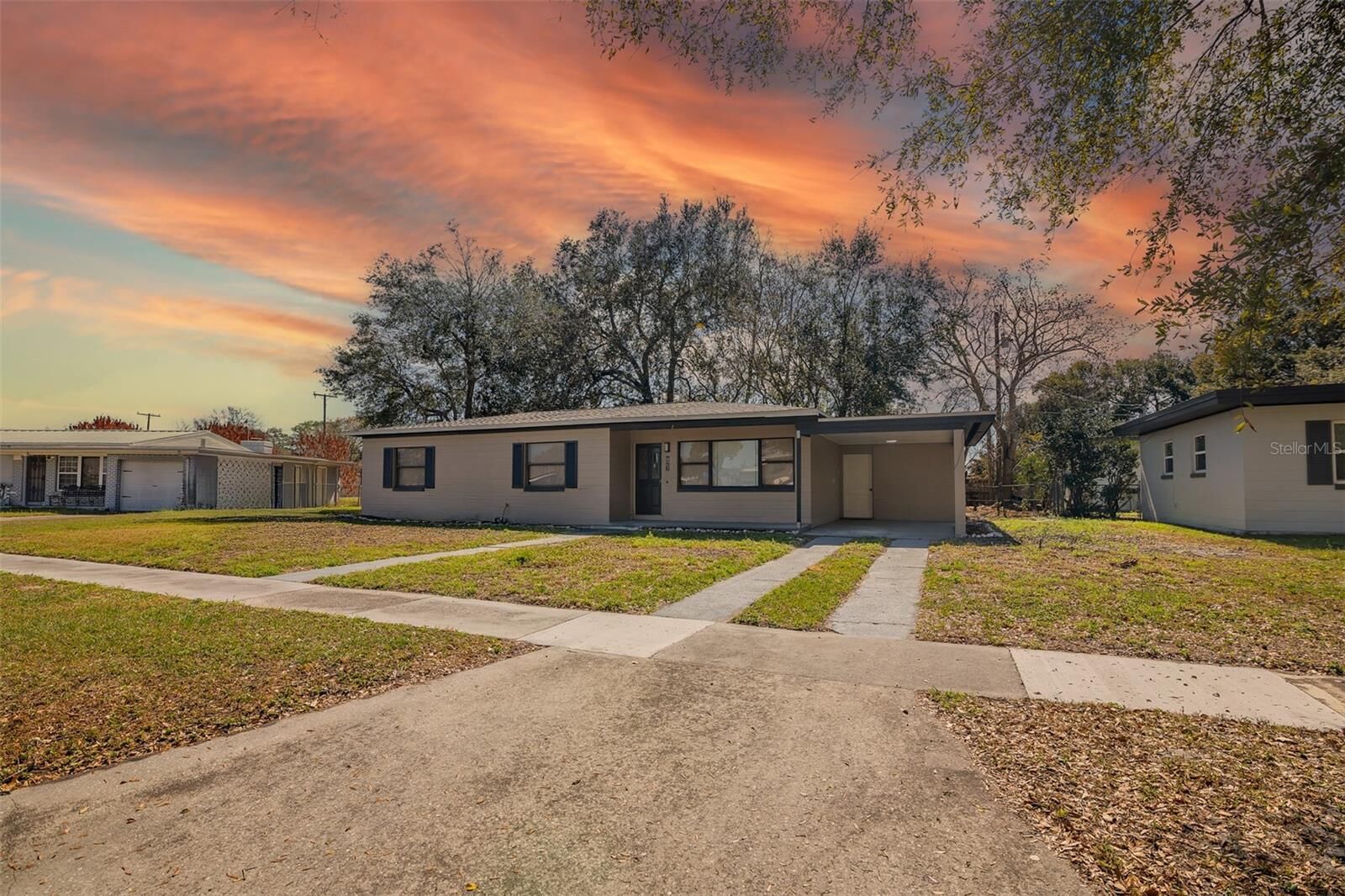 Property Photo: 7126 Eaker Drive FL 32822