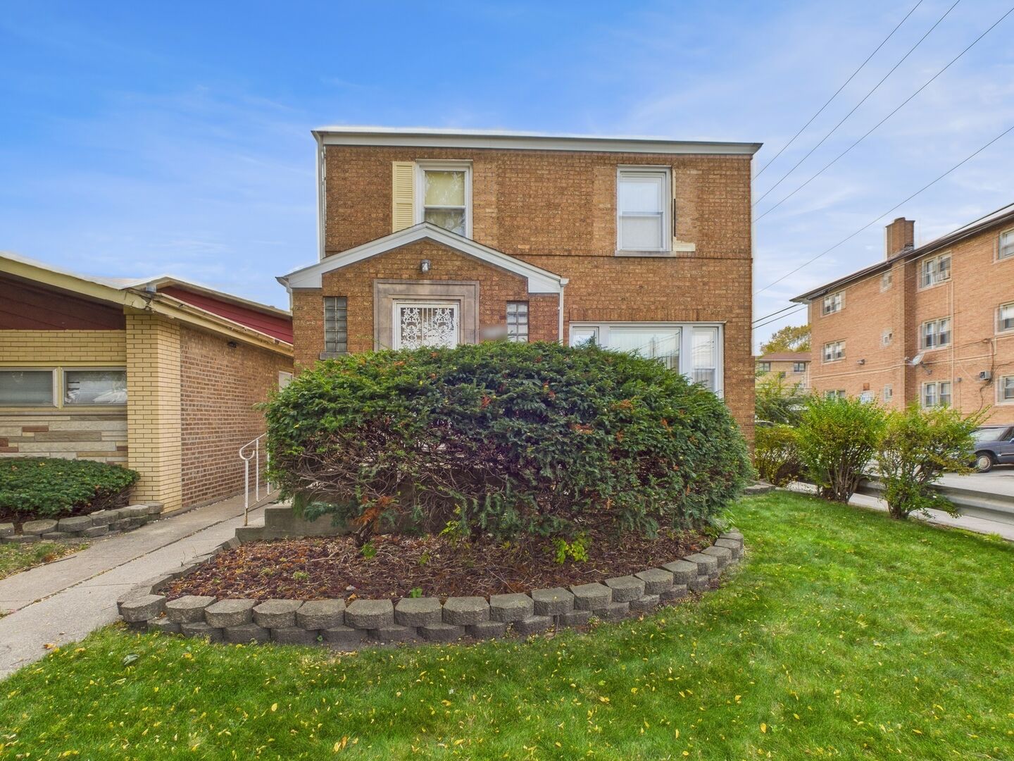 Property Photo:  