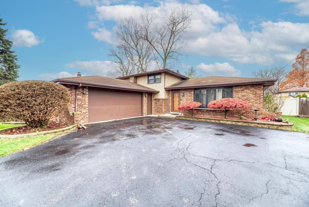 Property Photo: 7120 S 86th Avenue IL 60458