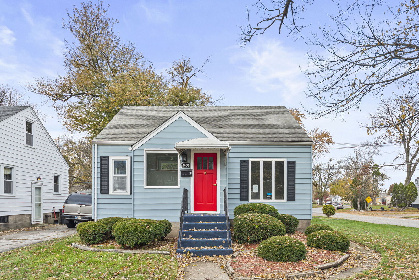 Property Photo:  18504 Wentworth Avenue  IL 60438 