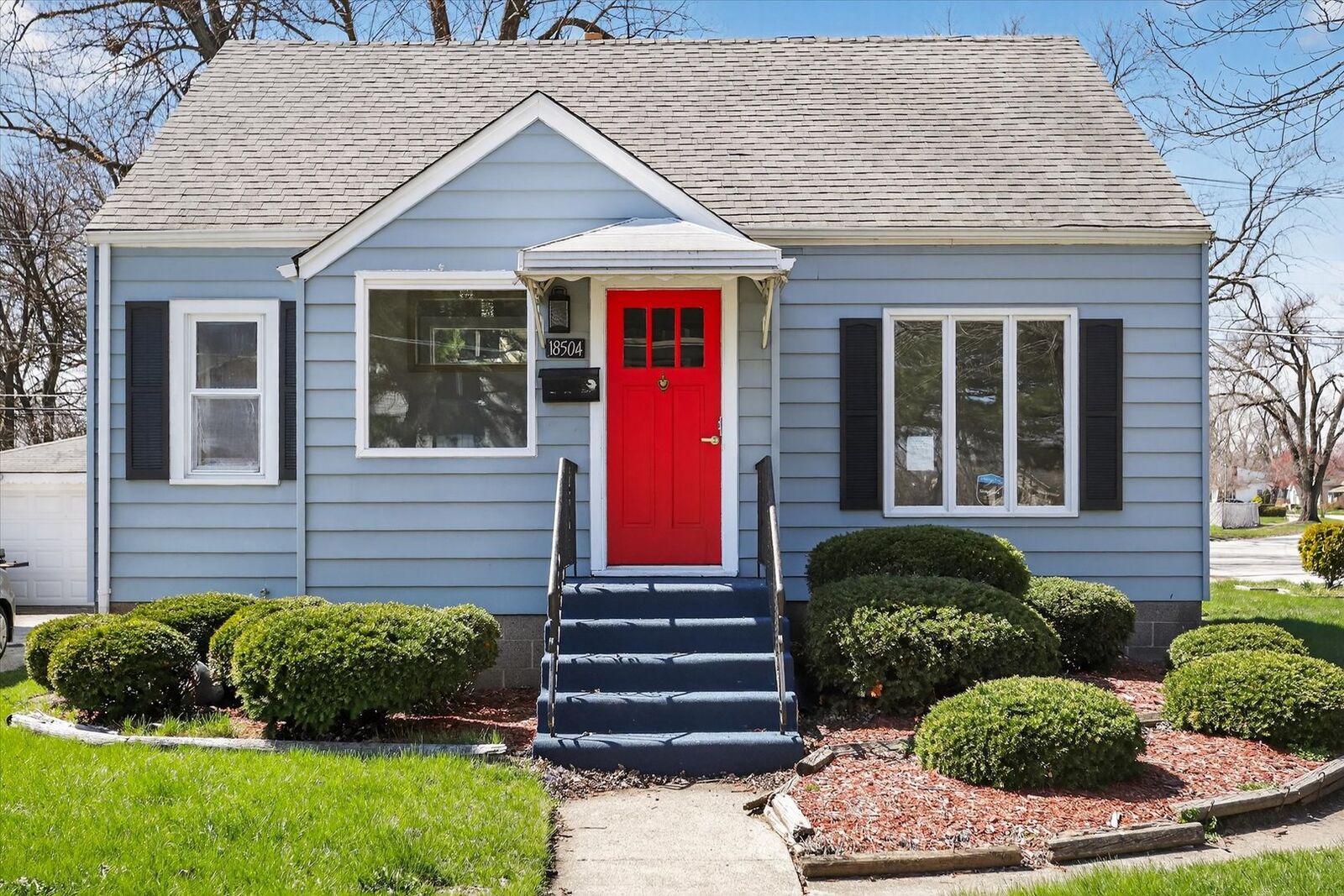 Property Photo:  18504 Wentworth Avenue  IL 60438 