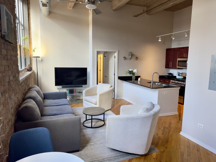 Property Photo:  1735 N Paulina Street 212  IL 60622 