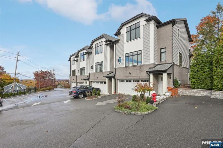 555 Edgewater Avenue 103 Reserve Ct.  Ridgefield NJ 07657 photo