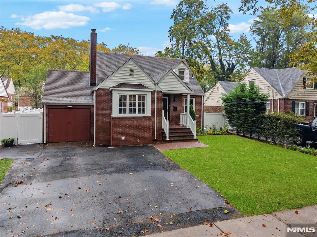 Property Photo:  1667 Ardsley Court  NJ 07666 