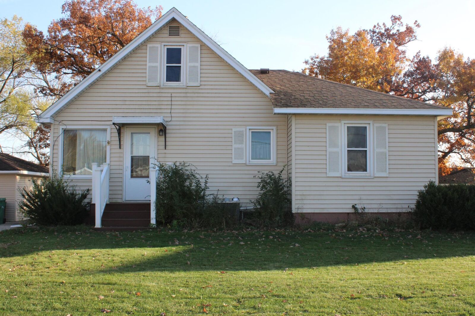 Property Photo:  1802 10th Place NE  MN 55912 