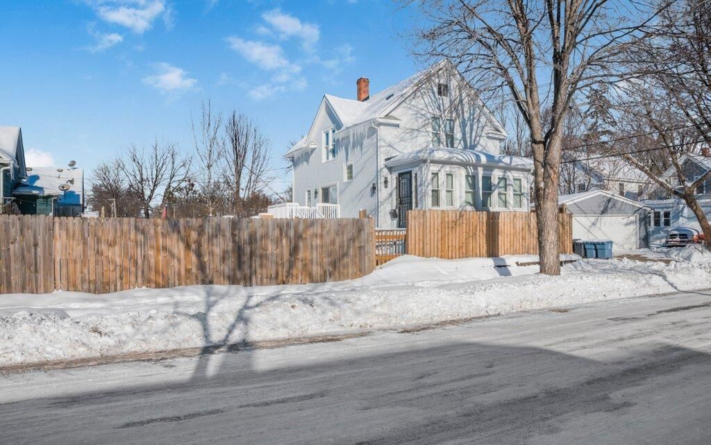 Property Photo:  1912 15th Avenue N  MN 55411 