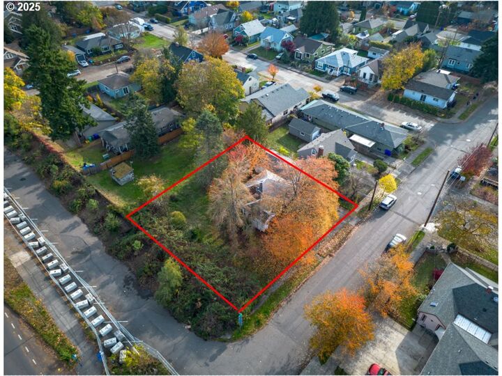 Property Photo: 3536 SE 60th Ave OR 97206