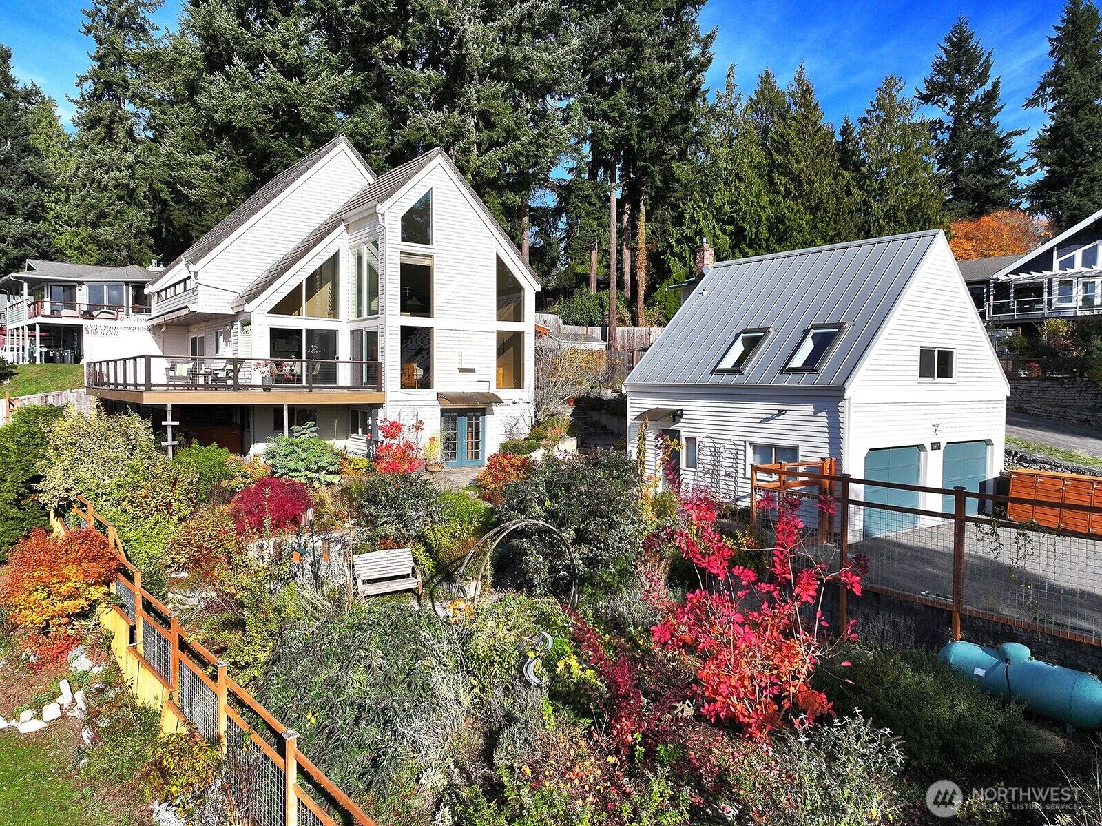 Property Photo: 1411 Manor Way WA 98249