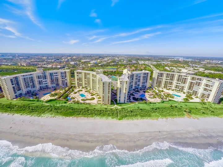 Property Photo: 200 Ocean Trail Way 106 FL 33477
