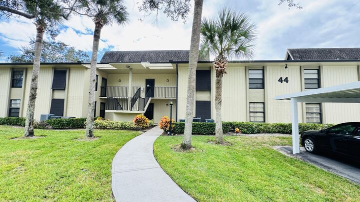 Property Photo:  44 Plantation Drive 102  FL 32966 