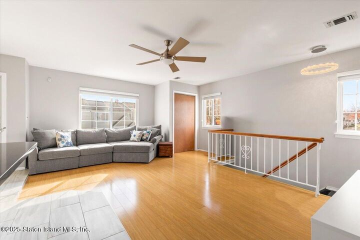 Property Photo:  132 Gervil Street 2fl  NY 10309 