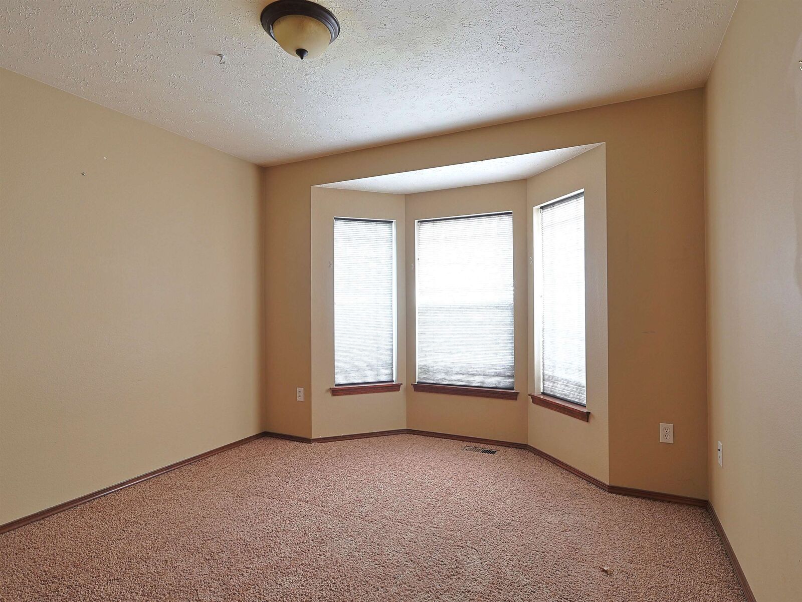 Property Photo:  804 S Quamash Ct  WA 99224-5169 