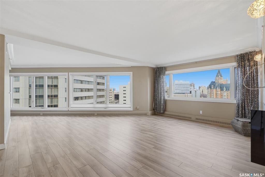 Photo de la propriété:  424 Spadina Crescent E 1080  SK S7K 6X7 