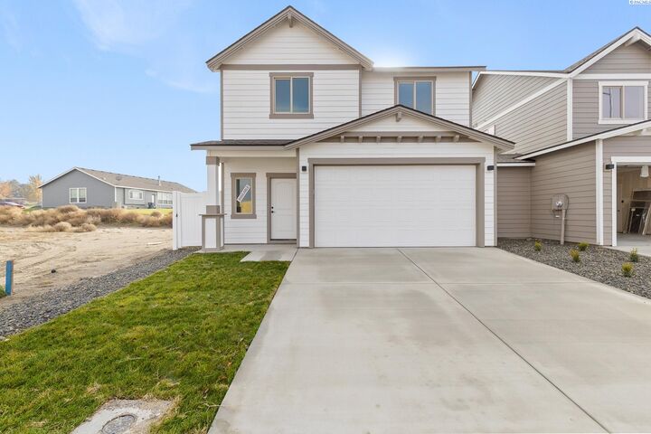 Property Photo:  7547 Grapevine Ct  WA 99353 