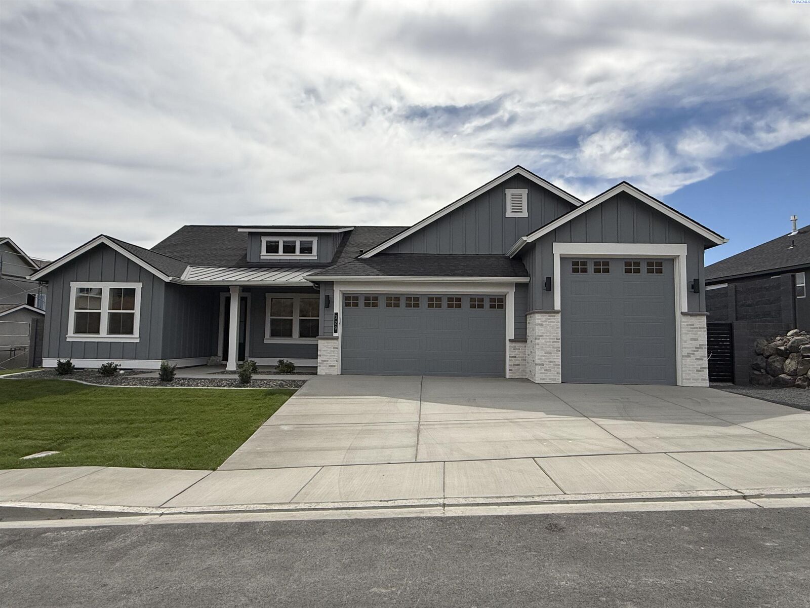 Property Photo:  329 Ascend Avenue  WA 99352 