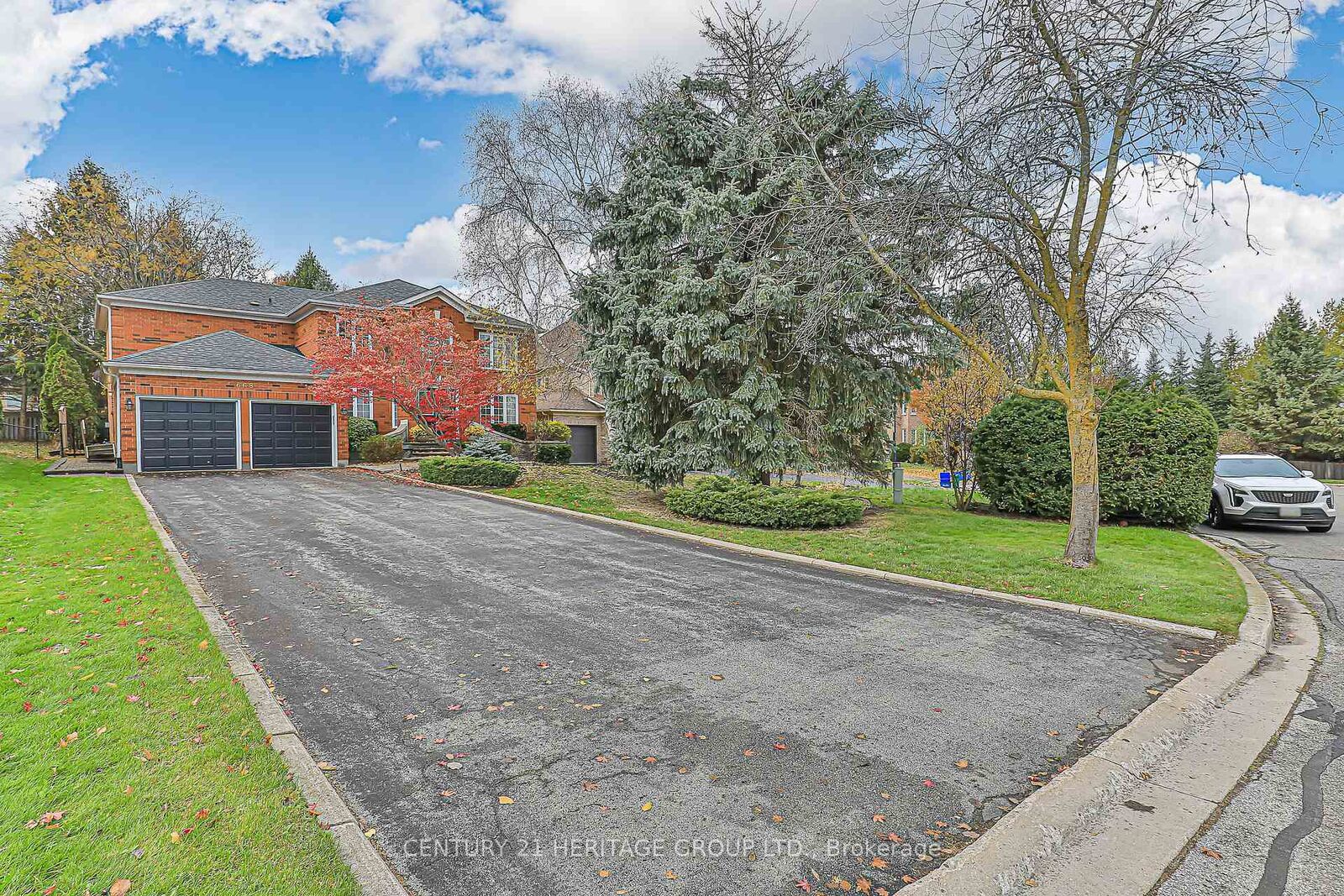 Property Photo:  668 Chaleur Place  ON L3X 1L6 