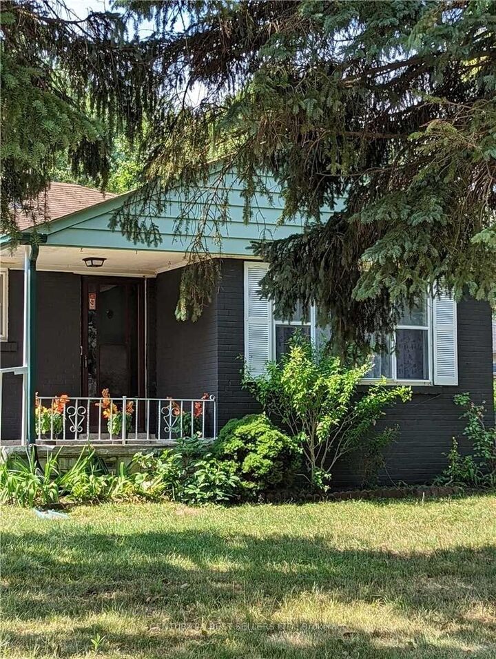 Property Photo:  320 Ashbury Road  ON L6K 2M4 