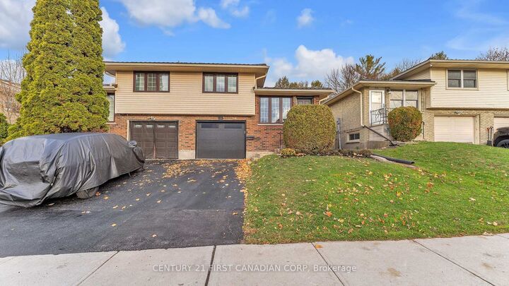 Property Photo:  330 Southcrest Drive  ON N6J 1N4 